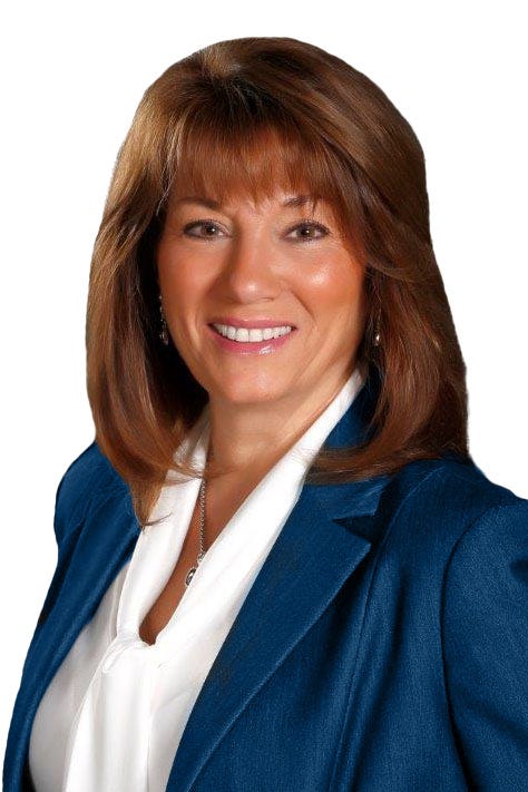 Susan Vaughn headshot