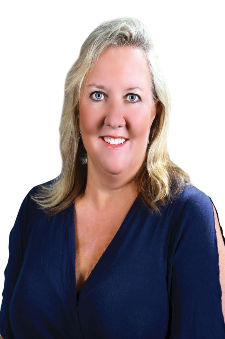 Laura Yeager headshot