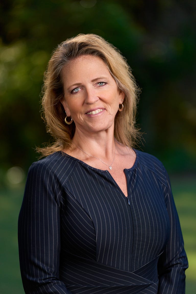 Martha Rekni headshot