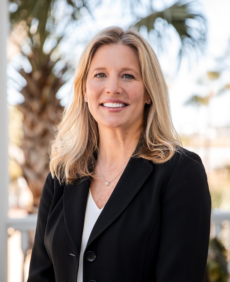 Karen Teffeau headshot