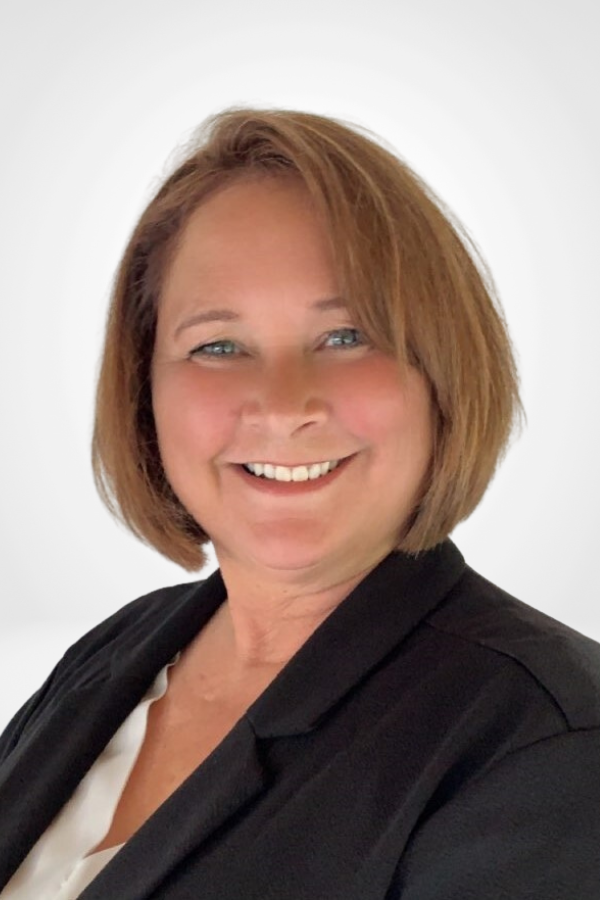 Mary Ann MacMaster headshot