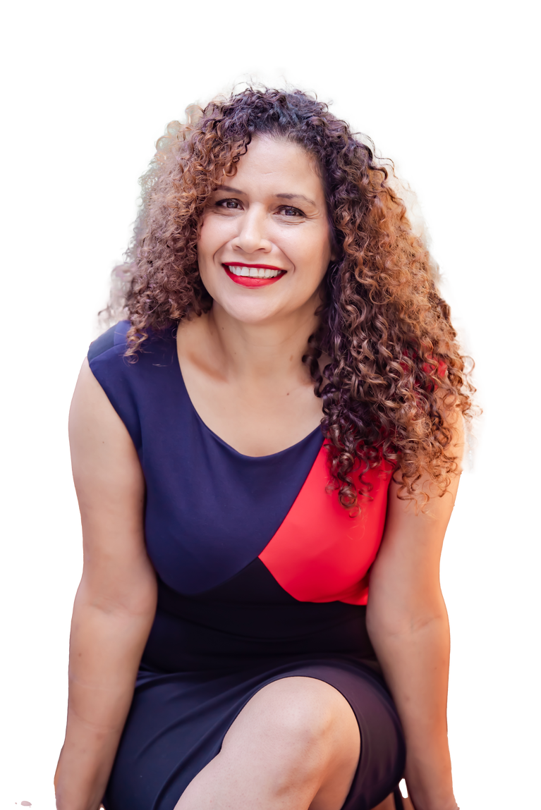 Hind Aineb headshot