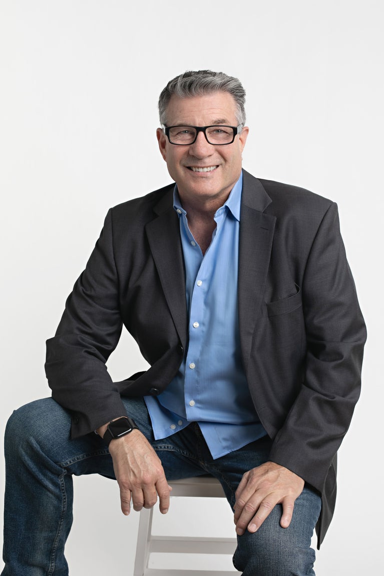 Robert Dixon headshot