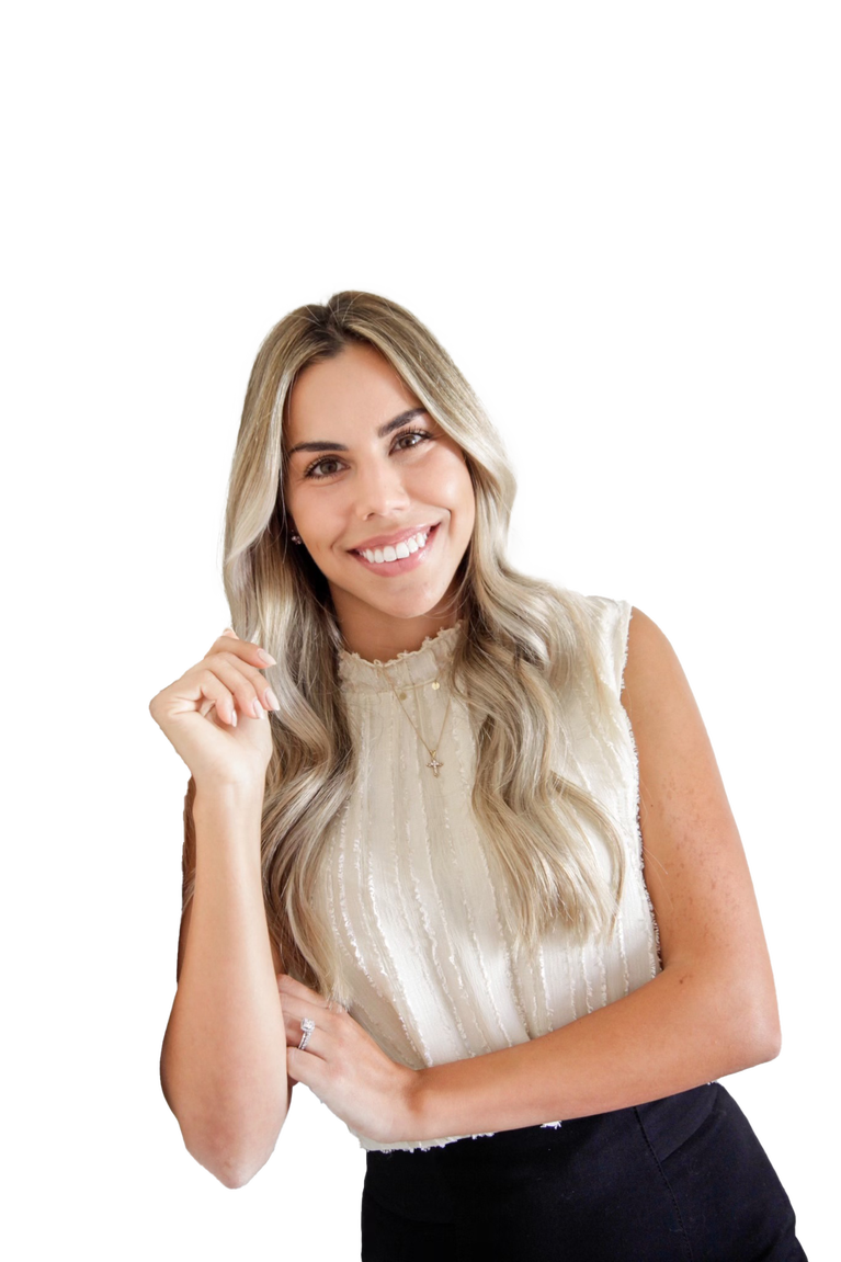 Nicolette Simon headshot