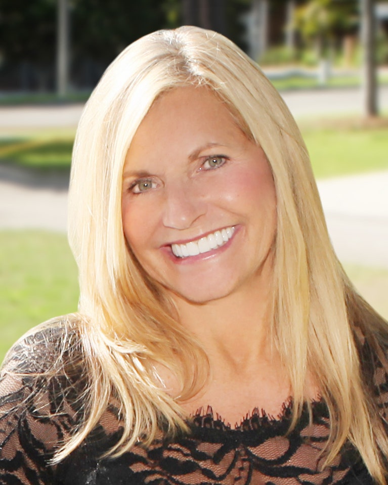 Risa Myers headshot