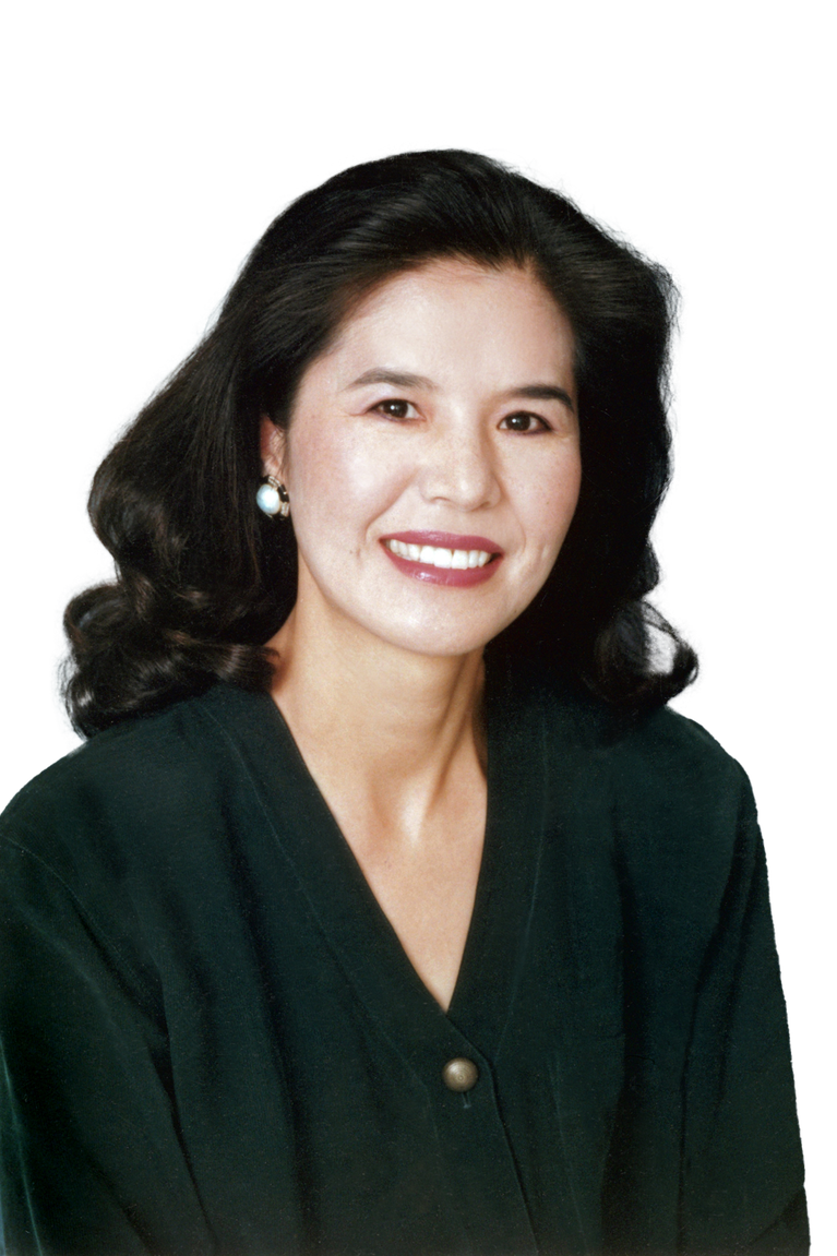 Carolyn Ro headshot