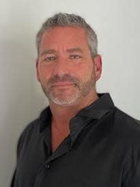 Michael Dariano headshot