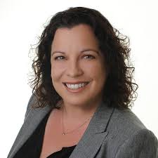 Rebecca Saenz headshot