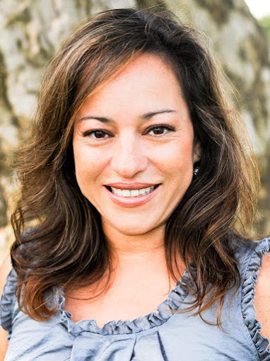 Lupita Henriquez headshot