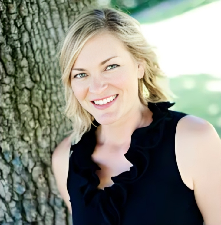 Teresa Volman headshot