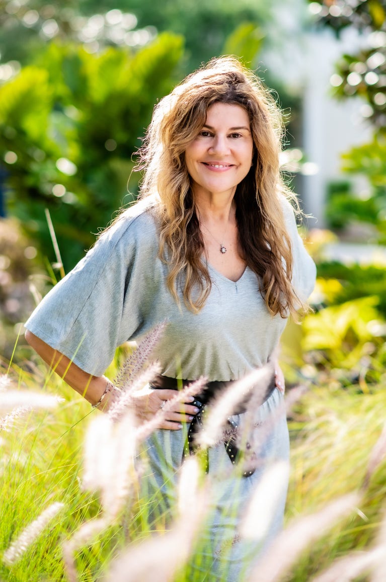 Lisa Pownall headshot
