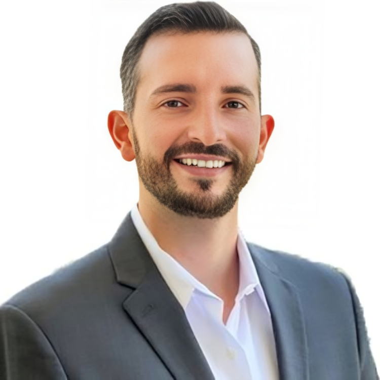 Ziari Aguilar headshot