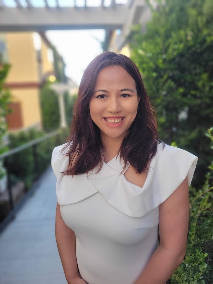 Jennifer Hu headshot