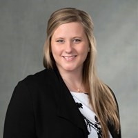 Shandi Phillips headshot