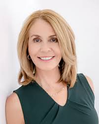 Heidi Mackenbach  headshot