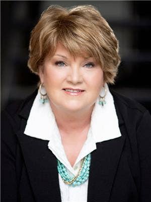 Sherry Laporte headshot