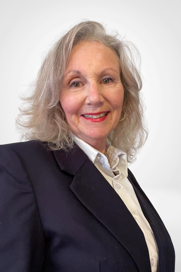 Debra  Ouimette headshot