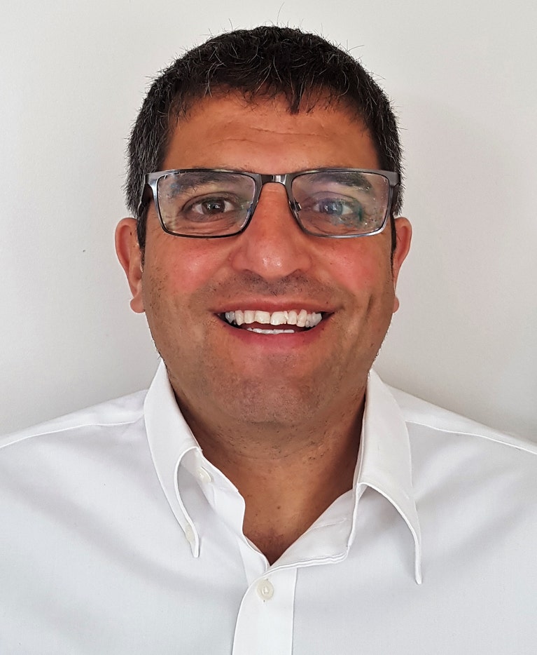 Avi Miller headshot