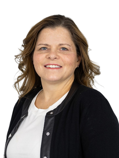 Tracy Brown headshot
