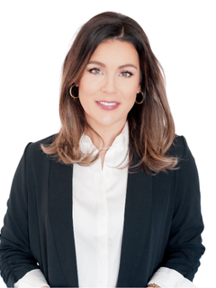 Lindsay Casale headshot