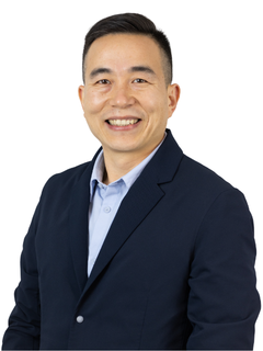Bo Chen headshot