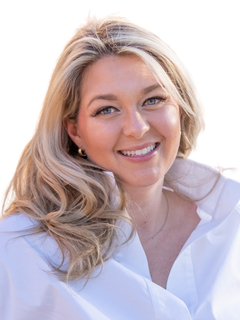 Elizabeth Connors headshot