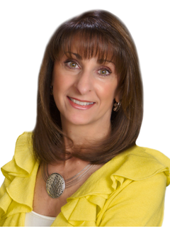 Lucy Sokaris headshot