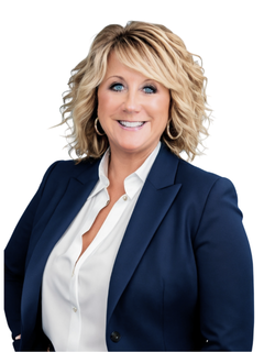 Christine Serafini headshot