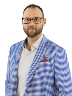 Christopher Barss headshot