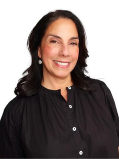 Lisa Vitiello headshot