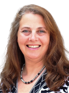 Carrie Hansen headshot
