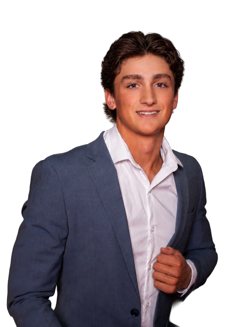 Toren Miller headshot