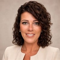 Elizabeth Szymula headshot