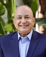 Robert Villanueva headshot