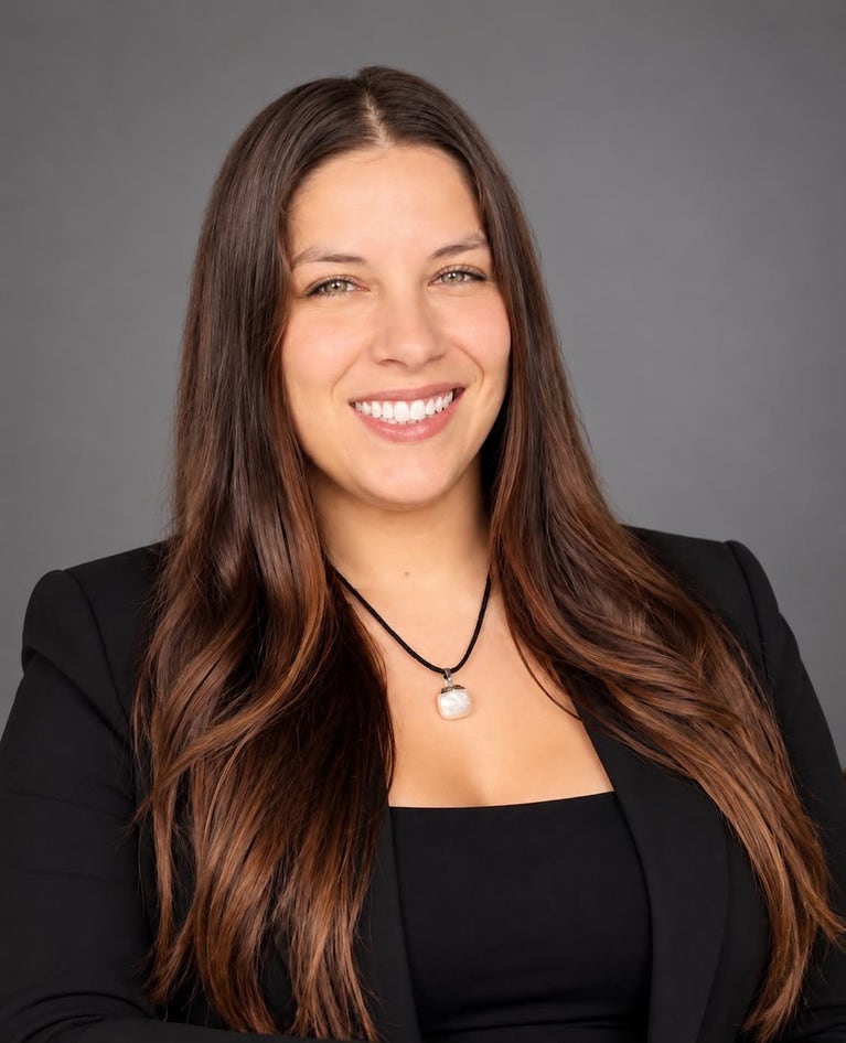 Leslie Alvarez headshot