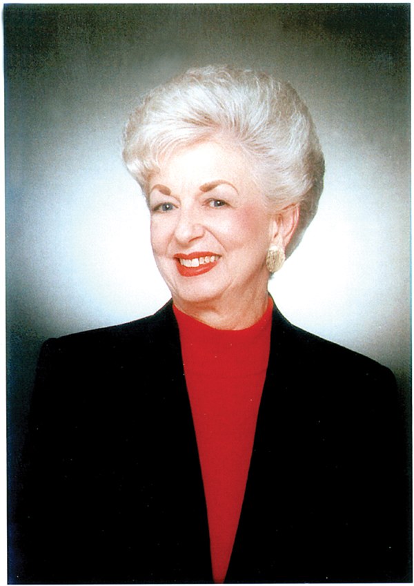 Ellen Barotti headshot