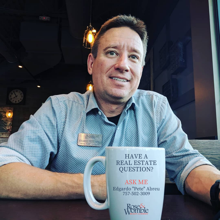 Edgardo Abreu headshot