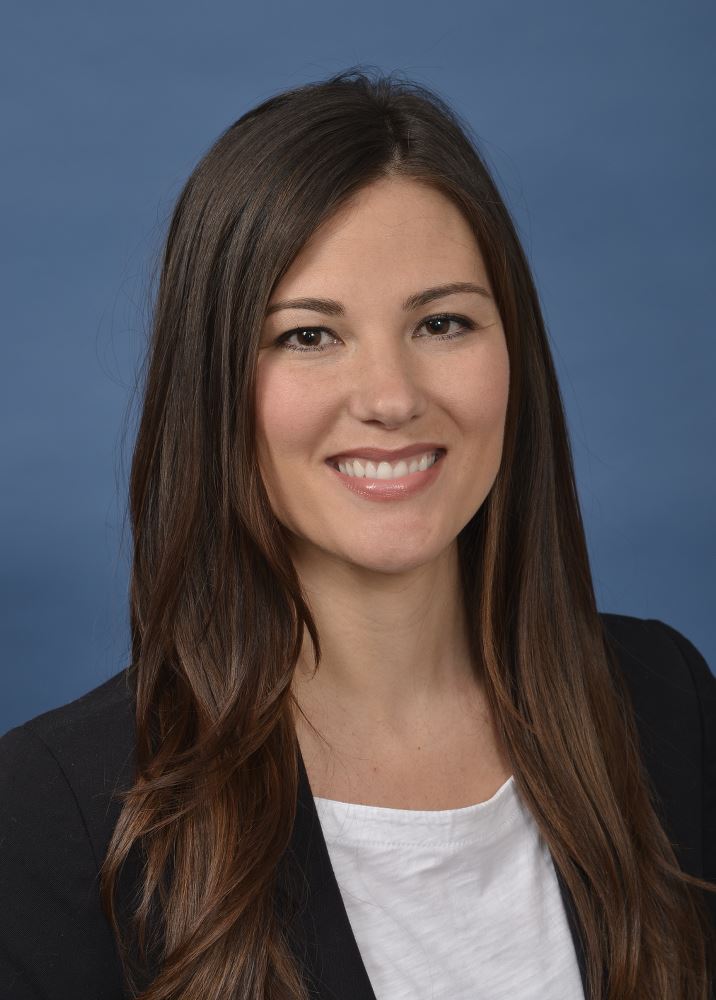 Angela Reinhold headshot