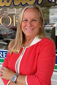 Doris Baril headshot