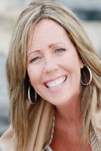 Eileen Burns headshot