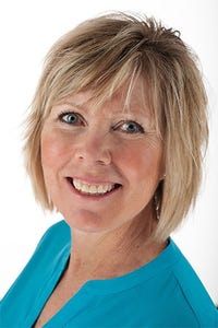 Laurie Enoch headshot