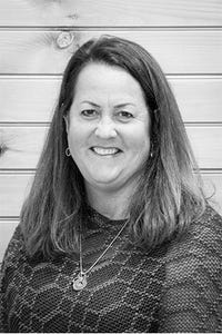 Eileen Laszlo headshot