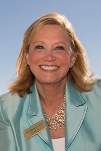 Patricia Mayer headshot