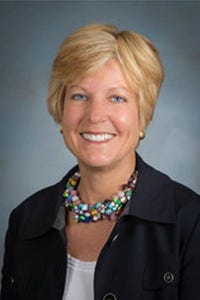 Lynn McGuire headshot