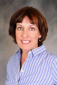 Tara Robinson headshot