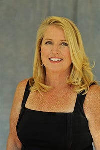 Diane Santos headshot