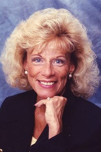 Judith Serhus headshot