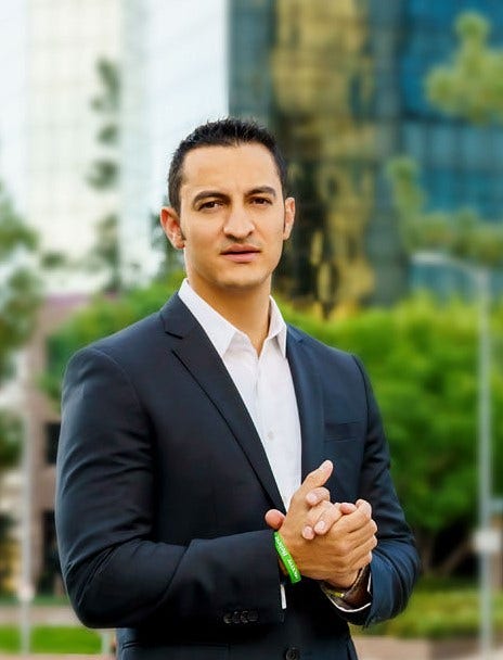 Andres Hoyos headshot