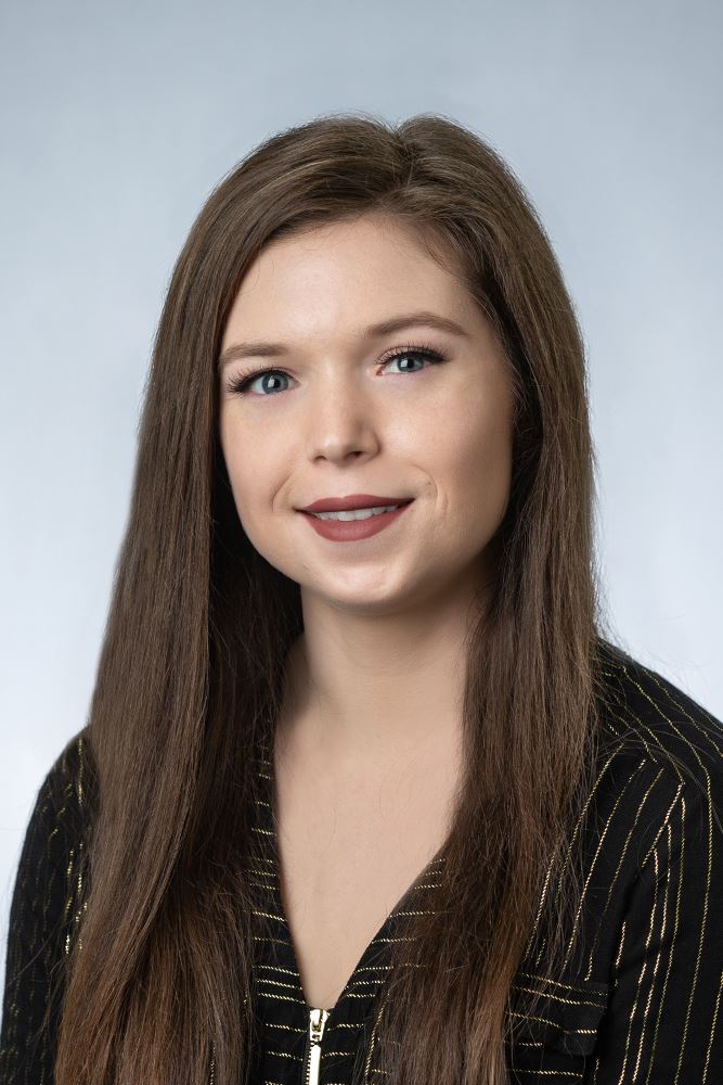 Maddie Starr headshot