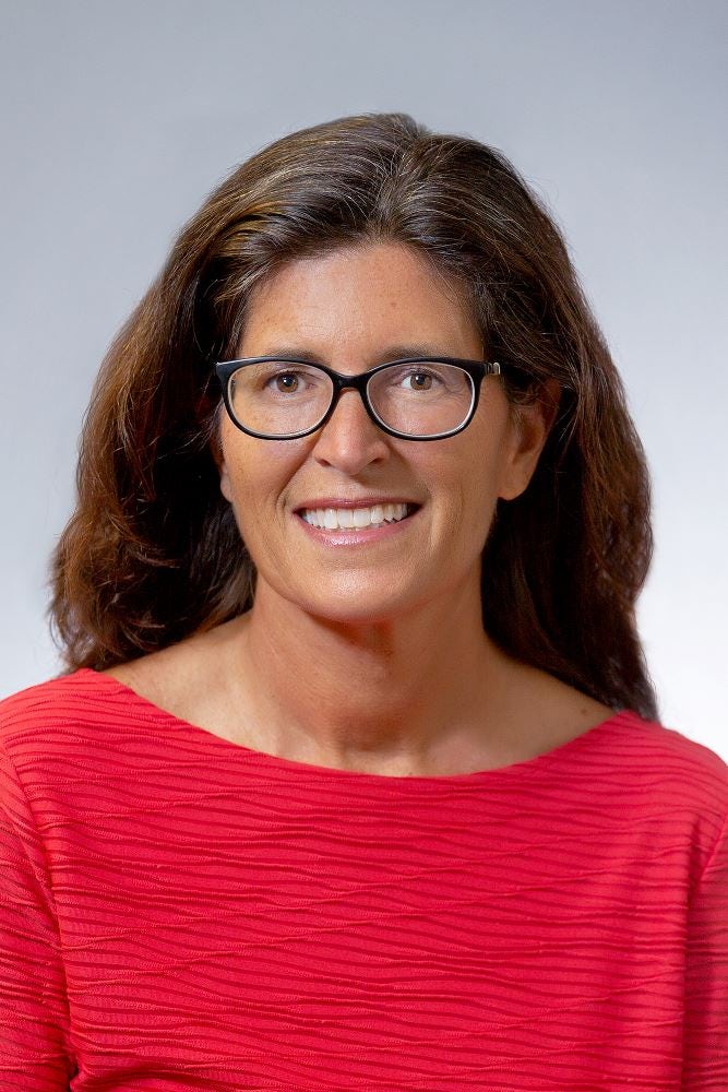 Helen Sissel headshot